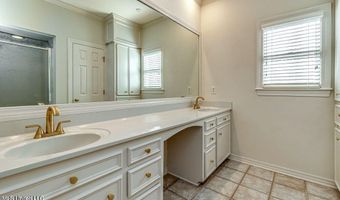 560 Dixton Dr, Brandon, MS 39047