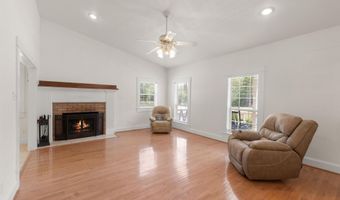 975 County Road 2954, Alba, TX 75410