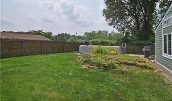 32 Harrington Dr, Johnston, RI 02919