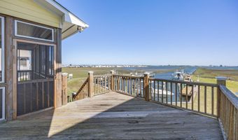 1711 E Fort Macon Rd, Atlantic Beach, NC 28512
