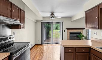 5 Woodside Dr, Albany, NY 12208