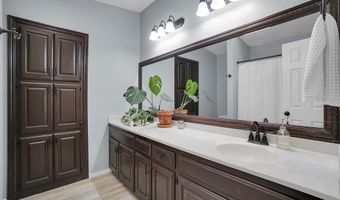 2901 N Towne Dr, Altus, OK 73521