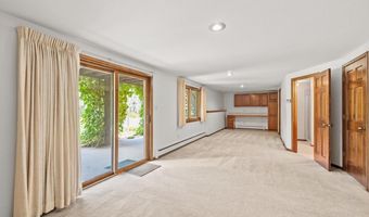 421 SIOUX Dr, Cheyenne, WY 82009