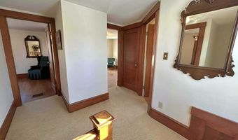 208 7th St, Bangor, ME 04401