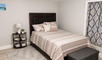 122 Whitney St, Auburn, ME 04210