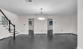 19 Center St, Barnegat, NJ 08005