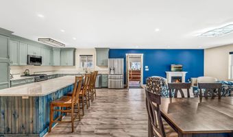 156 Congress St, Belfast, ME 04915