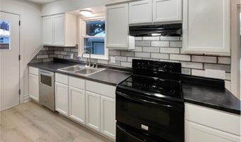 1015 South St, Anoka, MN 55303