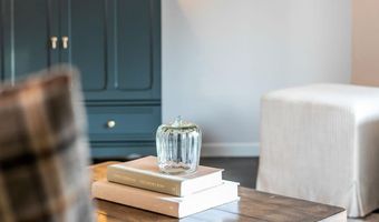 3333 N CASALOMA Dr 9, Appleton, WI 54913