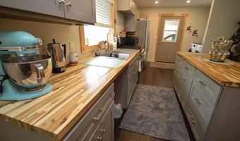 202 4TH St, Chugwater, WY 82210