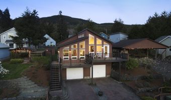 126 N OCEAN Ave, Rockaway Beach, OR 97136