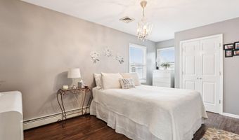15 5th Ave, Avenel, NJ 07001