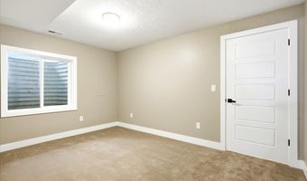 822 W STAR SPANGLED Dr, Bluffdale, UT 84065