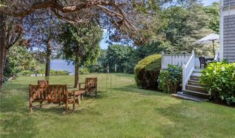 44 Bliss Mine Rd 10, Middletown, RI 02842