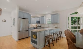 7 Clay St, Newport, RI 02840