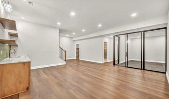 690 Club Dr W, Aurora, OH 44202