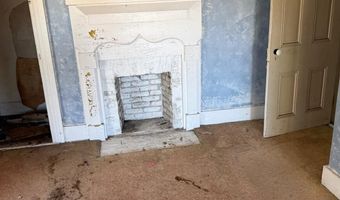 564 FRONT St, Houston, DE 19954