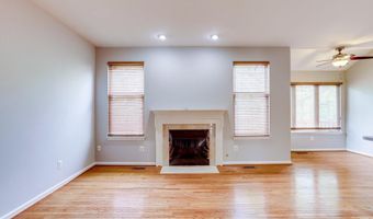 43709 CLEMENS Ter, Ashburn, VA 20147