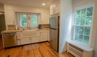27 Princeton St, Bangor, ME 04401