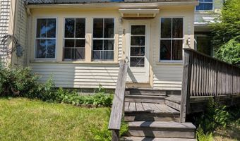 25 Charles St, Belfast, ME 04915