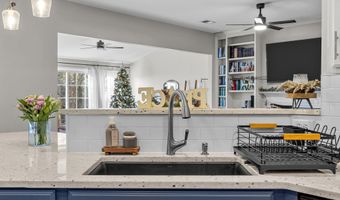 135 Castleton Cir, Boiling Springs, SC 29316