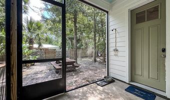 194 11th St, Apalachicola, FL 32320