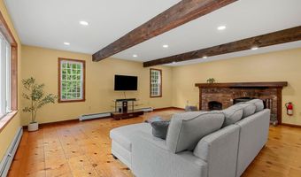 6 Winterberry Dr, Amherst, NH 03031
