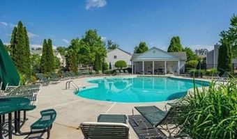 945 Prestwyck Ct, Alpharetta, GA 30004
