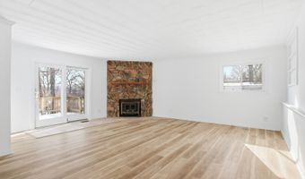 40541 N IL ROUTE 83, Antioch, IL 60002