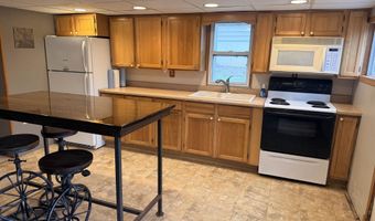 136 Rohr St, Arnolds Park, IA 51331