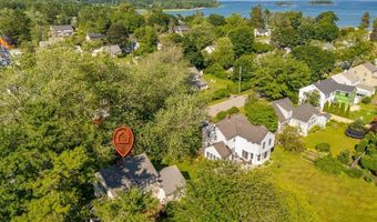 5 Phillips Rd, Falmouth, ME 04105
