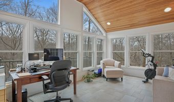 188 Falls Rd, Bethany, CT 06524