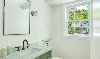 1 Cheshire Dr, Barrington, RI 02806