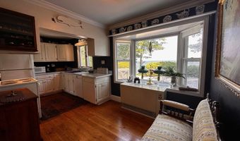 11 Tozier St, Belfast, ME 04915