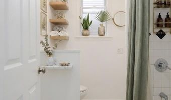 22 E 44TH St, Bayonne, NJ 07002