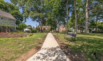 5301 WESTBARD Cir 210, Bethesda, MD 20816