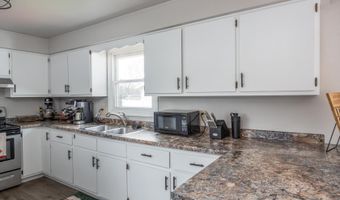 2915 S GLADYS Ave, Appleton, WI 54915