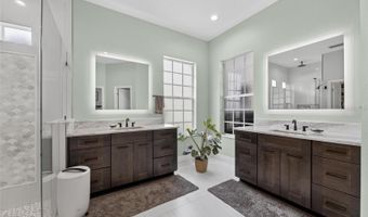 508 ISLEBAY Dr, Apollo Beach, FL 33572