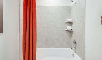 1951 Stargazer Ln, Angleton, TX 77515