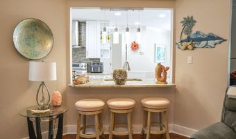 8 Apalachee St, Apalachicola, FL 32320