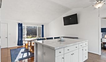 70 Pettee Ave, North Kingstown, RI 02852