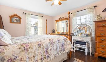 41 Yeoman Ave, Cranston, RI 02920
