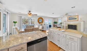 338 Shore Dr, Branford, CT 06405