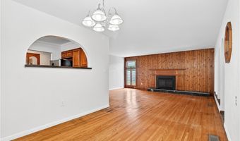 43 Delamere Rd, Amherst, NY 14221