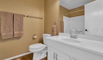 404 Comanche Trl, Altus, OK 73521