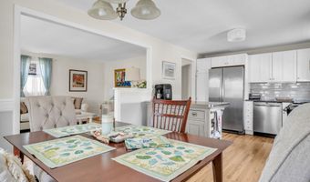3 Garden St, Branford, CT 06405