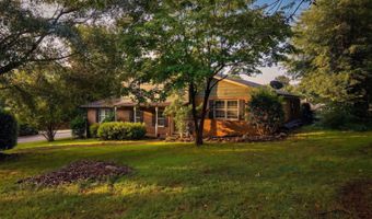 101 Hendrix Ct, Boiling Springs, SC 29316