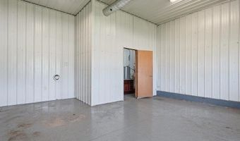 301 Old Dubuque Rd, Anamosa, IA 52205