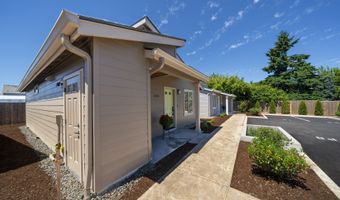 12246 Meadowlawn Dr, Oregon City, OR 97045