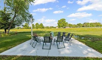 8110 Wolf Rd, Alton, IL 62002
